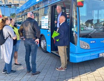 Bild: Der Wasserstoffbus ist eine Leihgabe aus Wuppertal.
