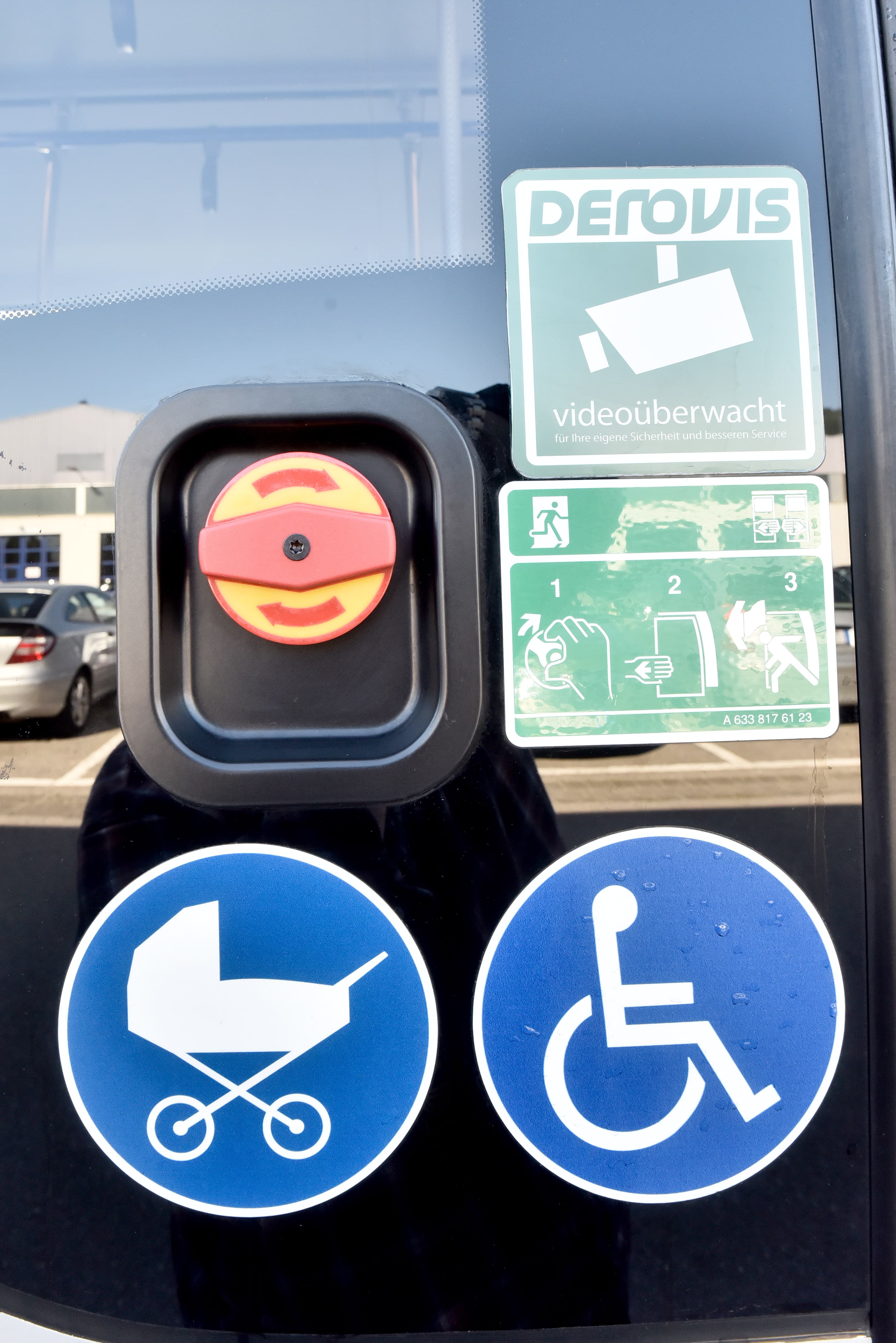 Bitte Vorrang gewähren