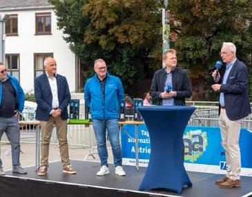 Bild: Offizielle Begrüßung mit Oberbürgermeister Wolfram Leibe.